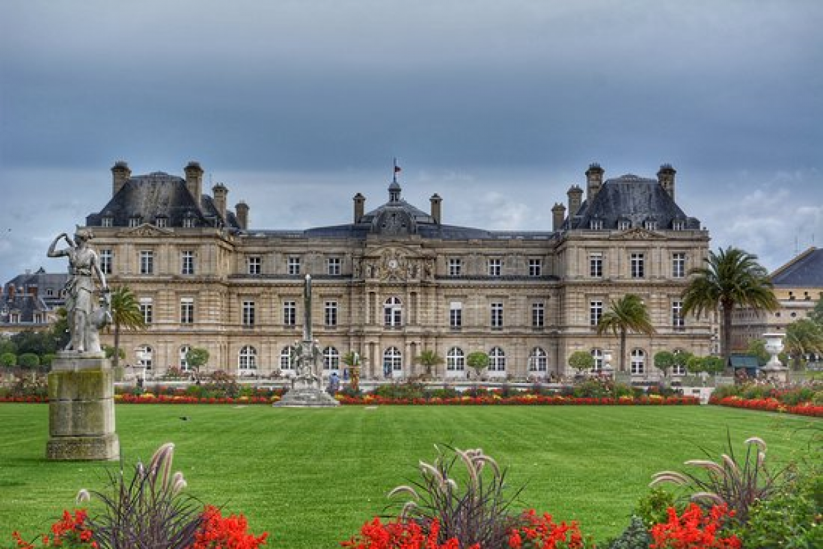 The Palace Of Luxembourg Nomatto