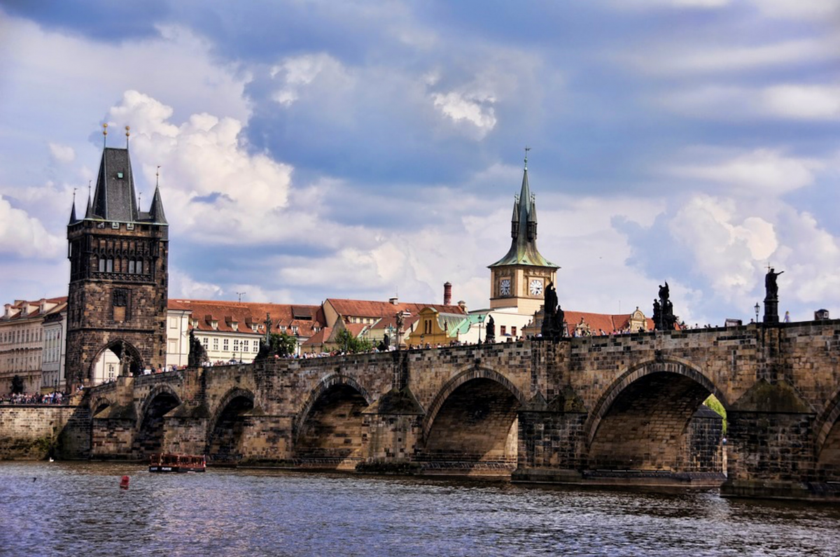 Charles Bridge Nomatto