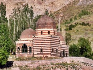 The tomb of Ahmed-i Hani