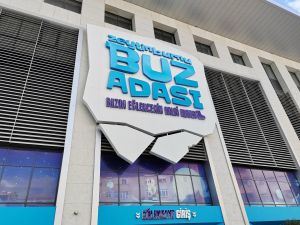 Zeytinburnu Ice Island