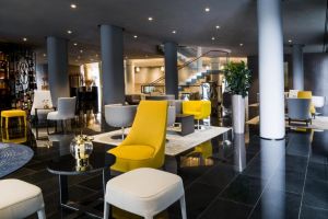 Maritim Hotel Plaza Tiran