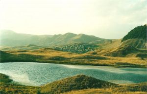 Arsiyan Gölü