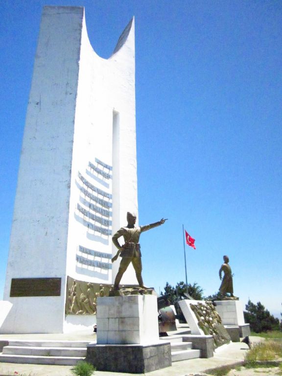 Metris Tepe Zafer Anıtı 2. Fotoğraf