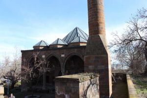 Kadı Mahmut Camii