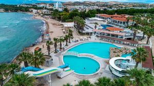 Club Tarhan Beach