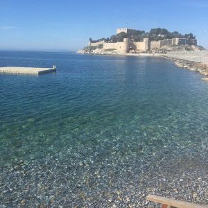 The beach of the priest's bath