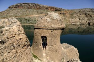The Tombs of the Assyrian Kings