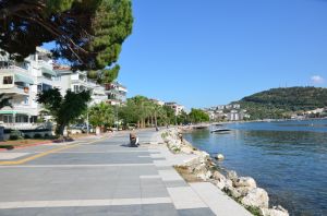 The Erdek coastal road