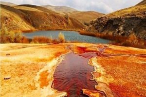 Otlukbeli Gölü Kırmızı Su