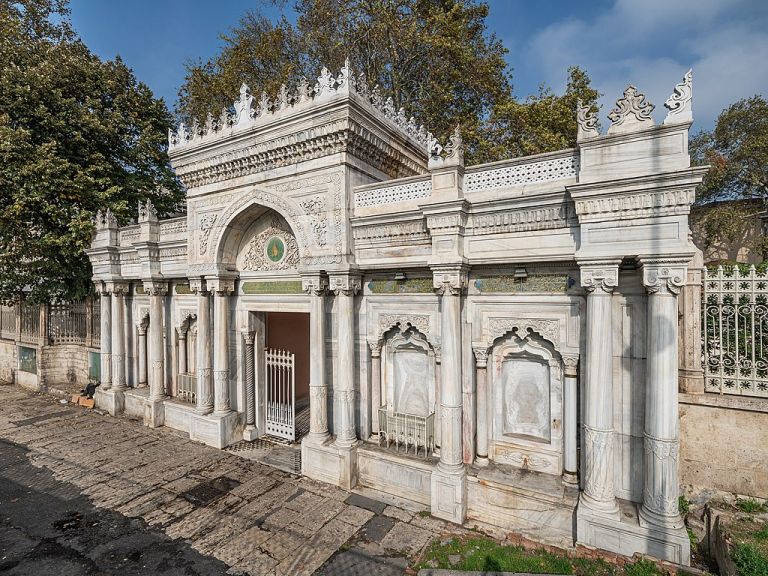 Pertevniyal Valide Sultan Camii 5. Fotoğraf
