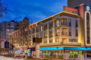 Hampton by Hilton