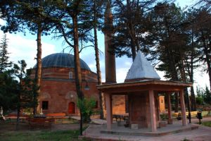 Mosque and mausoleum in Hasande