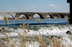 The cut bridge and the cut bridge caravan park