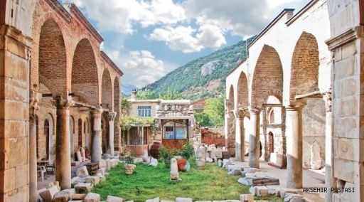 Arkeoloji M&uuml;zesi (Taş Medrese) | Nomatto