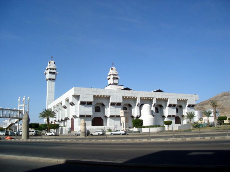Masjid Aisha - Masjid Al-Taneem 5. Fotoğraf
