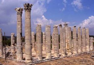 Zeus Tapınağı ve Kilise