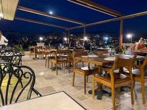 Cratus Premium Restaurant