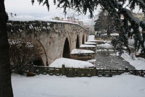 Taş Hıdırlık Köprüsü