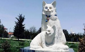 Statue of the Van Cat